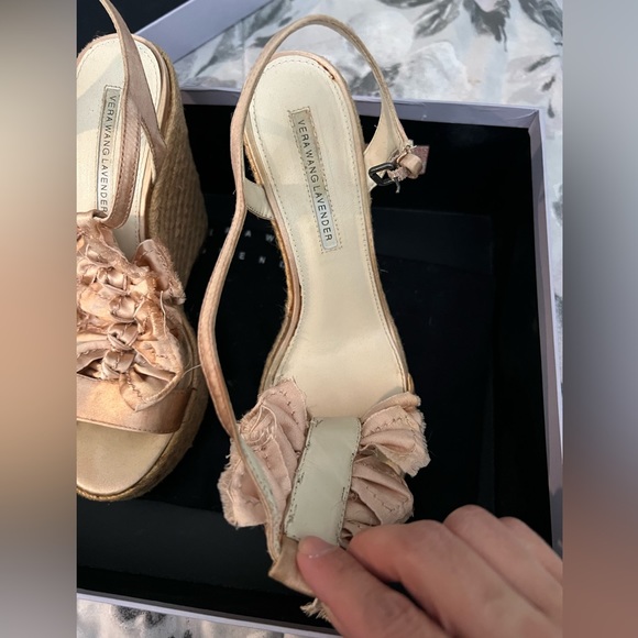 Vera Wang Lavender Paige Latte Pink Sayin Wedges size 7 - Picture 4 of 8